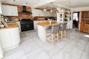 COLNE ROAD- click for photo gallery